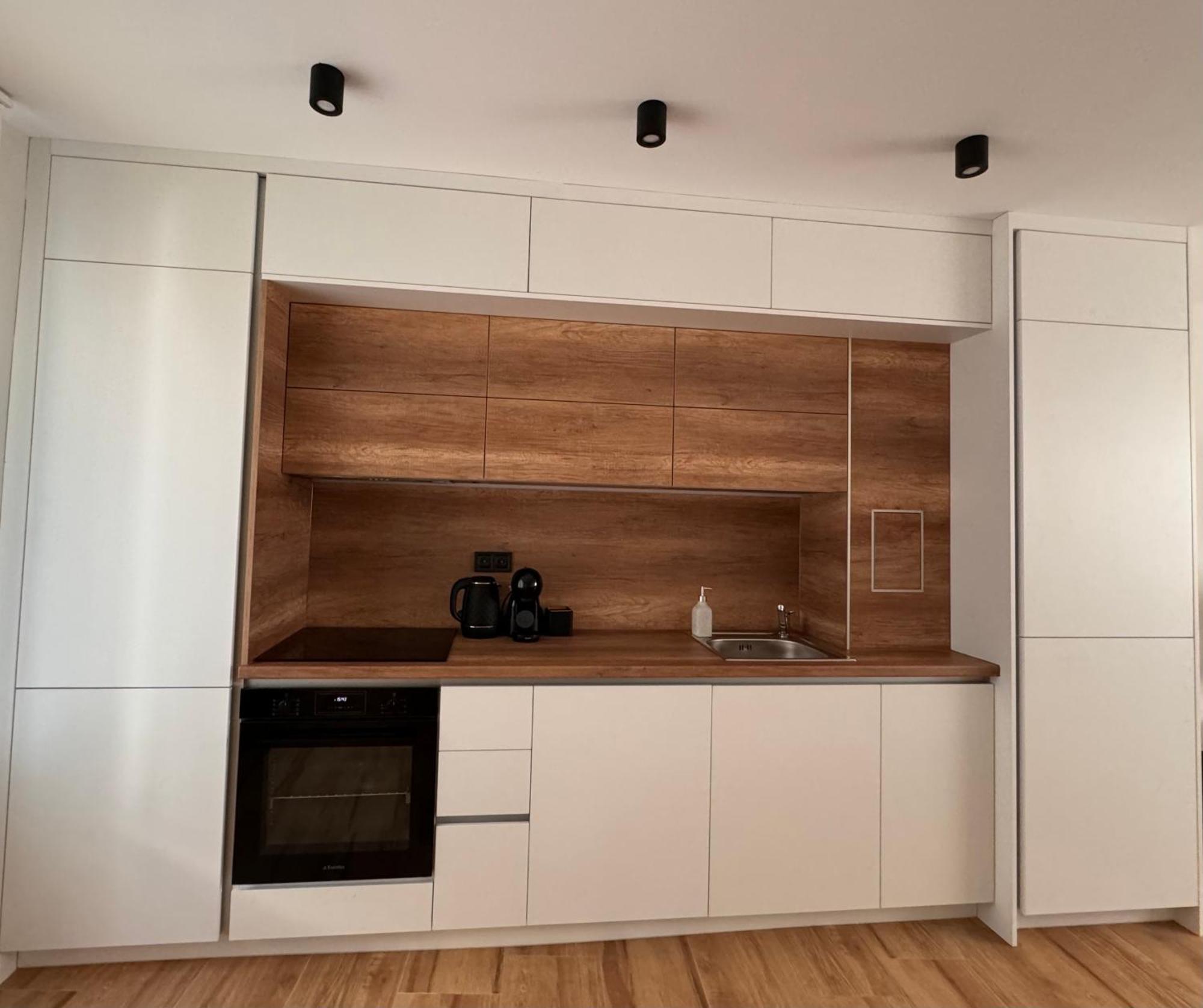 Goldy Central Beach Apartment With Private Garden Burgas Bagian luar foto