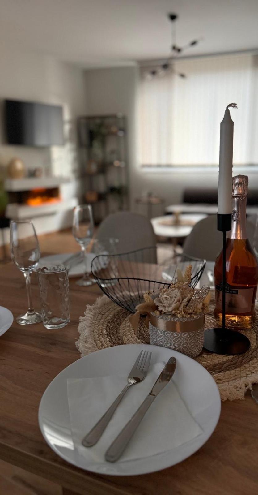 Goldy Central Beach Apartment With Private Garden Burgas Bagian luar foto